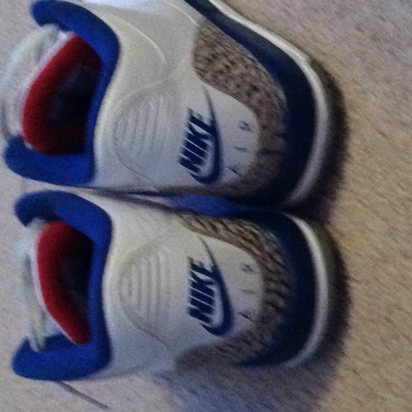 True blue 3s - Picture 3 of 4